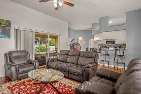 House in Palm Bay, Florida 3 bedrooms, 162.58 sq.m. № 2220286 - photo 14