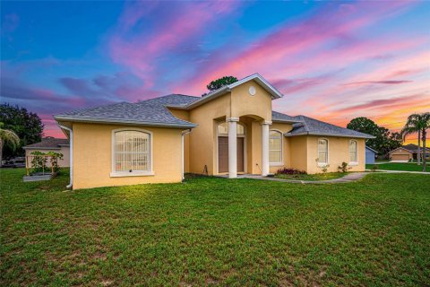 House in Palm Bay, Florida 3 bedrooms, 162.58 sq.m. № 2220286 - photo 28