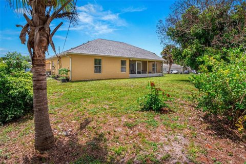 House in Palm Bay, Florida 3 bedrooms, 162.58 sq.m. № 2220286 - photo 25