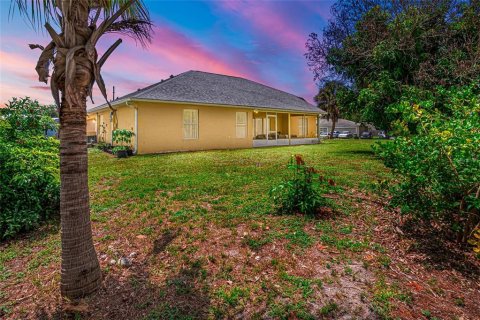 House in Palm Bay, Florida 3 bedrooms, 162.58 sq.m. № 2220286 - photo 26