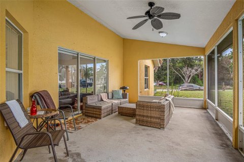 House in Palm Bay, Florida 3 bedrooms, 162.58 sq.m. № 2220286 - photo 23