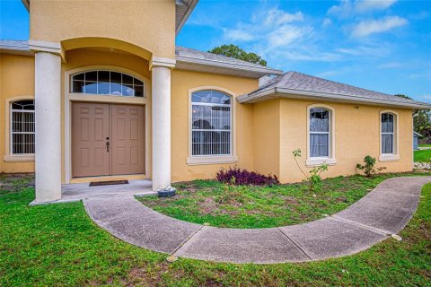 House in Palm Bay, Florida 3 bedrooms, 162.58 sq.m. № 2220286 - photo 6