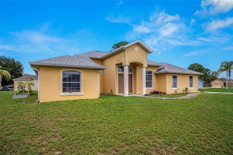 House in Palm Bay, Florida 3 bedrooms, 162.58 sq.m. № 2220286 - photo 29