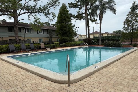 Condo in Brandon, Florida, 2 bedrooms  № 1687343 - photo 23