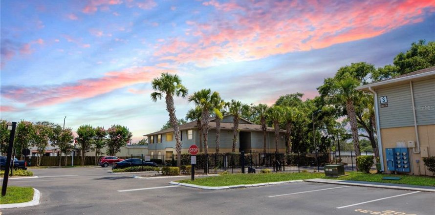 Condo in Brandon, Florida, 2 bedrooms  № 1687343