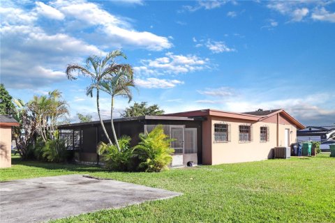 Купить виллу или дом в Майами, Флорида 3 спальни, 163.14м2, № 1996284 - фото 19