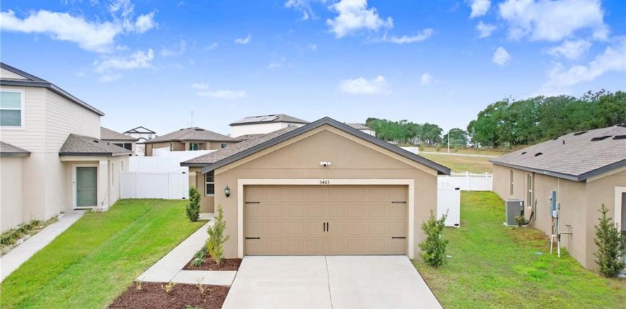 House in Brooksville, Florida 3 bedrooms, 148.27 sq.m. № 1772762
