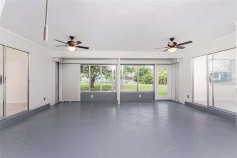 House in Punta Gorda, Florida 3 bedrooms, 124.12 sq.m. № 1918427 - photo 5