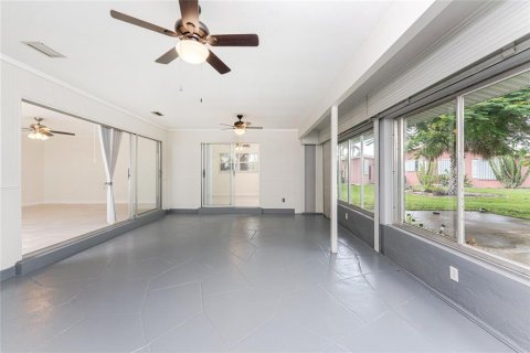 House in Punta Gorda, Florida 3 bedrooms, 124.12 sq.m. № 1918427 - photo 18