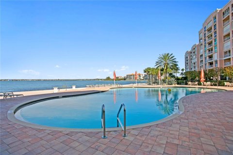 Condo in Saint Petersburg, Florida, 3 bedrooms  № 2394428 - photo 20