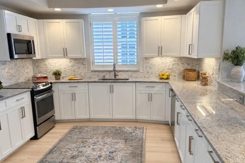 Condo in Saint Petersburg, Florida, 3 bedrooms  № 2394428 - photo 6