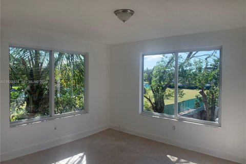 Appartement à louer à Coral Gables, Floride: 30.84 m2 № 1996598 - photo 2