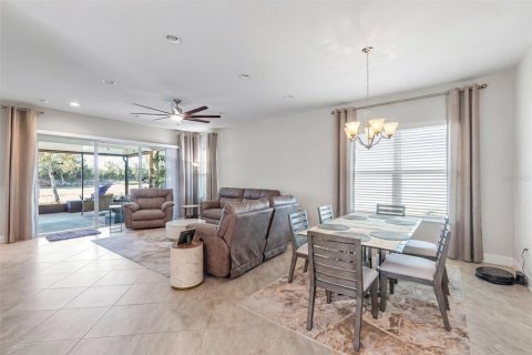 House in Wimauma, Florida 3 bedrooms, 185.8 sq.m. № 2217420 - photo 5