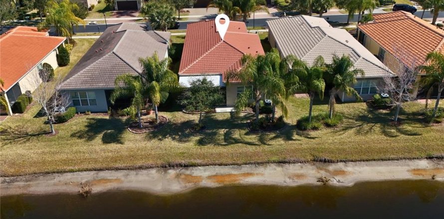 House in Wimauma, Florida 3 bedrooms, 185.8 sq.m. № 2217420