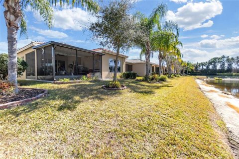 House in Wimauma, Florida 3 bedrooms, 185.8 sq.m. № 2217420 - photo 13