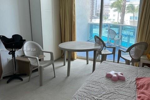 Condominio en venta en Hallandale Beach, Florida, 121.33 m2 № 1928470 - foto 6