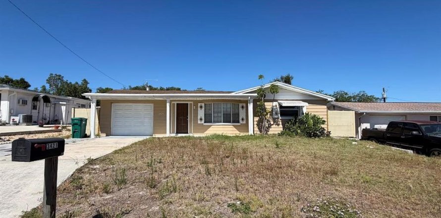 Casa en Holiday, Florida 4 dormitorios, 120.77 m2 № 2106586