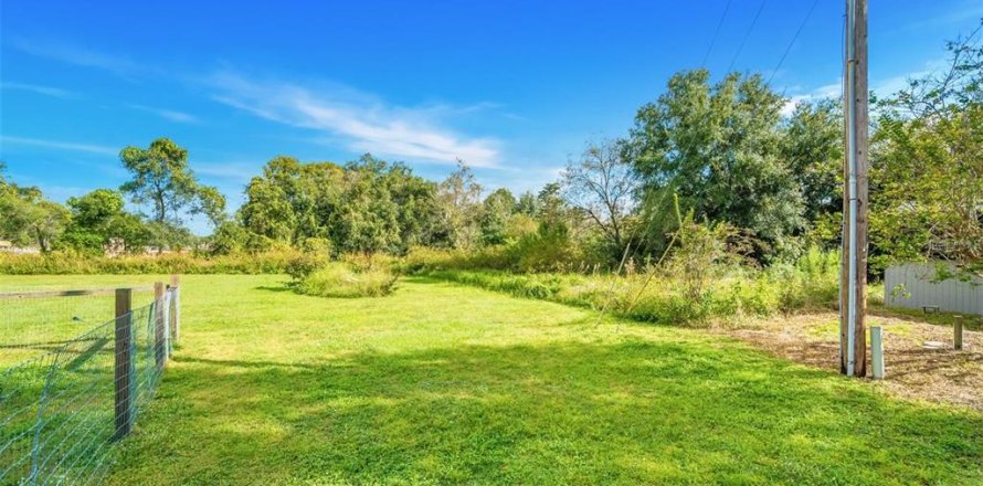 Land in Seffner, Florida № 1716772