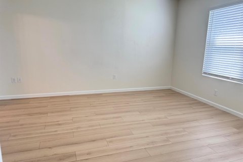 Casa en alquiler en Port St. Lucie, Florida, 3 dormitorios, 153.2 m2 № 2078339 - foto 5