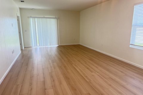 Casa en alquiler en Port St. Lucie, Florida, 3 dormitorios, 153.2 m2 № 2078339 - foto 4
