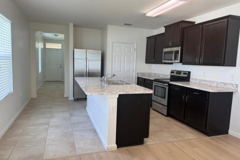 Casa en alquiler en Port St. Lucie, Florida, 3 dormitorios, 153.2 m2 № 2078339 - foto 3