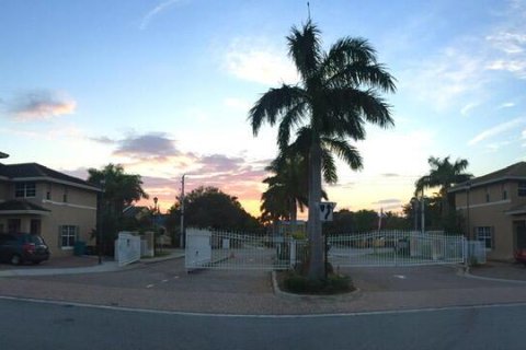 Townhouse in Boynton Beach, Florida 3 bedrooms, 144.65 sq.m. № 2083376 - photo 9