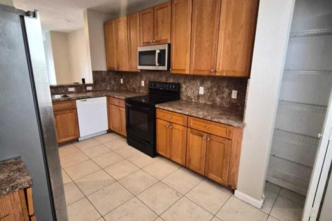 Townhouse in Boynton Beach, Florida 3 bedrooms, 144.65 sq.m. № 2083376 - photo 14