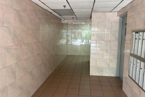 Copropriété à vendre à Miami Beach, Floride: 2 chambres, 105.91 m2 № 1708282 - photo 9