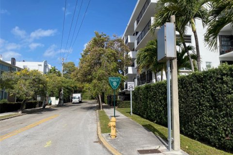 Copropriété à vendre à Miami Beach, Floride: 2 chambres, 105.91 m2 № 1708282 - photo 3