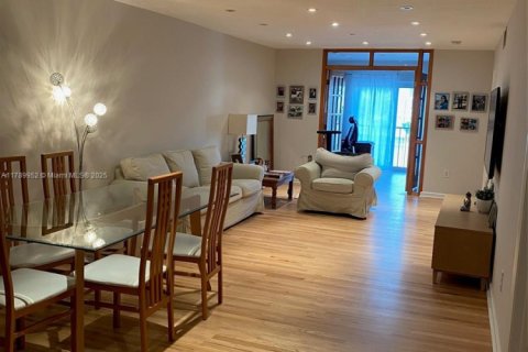 Copropriété à vendre à Miami Beach, Floride: 2 chambres, 105.91 m2 № 1708282 - photo 17