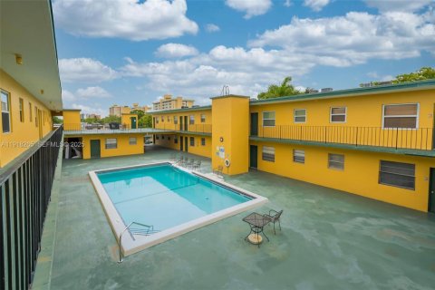 Снять в аренду кондоминиум в Норт-Майами, Флорида 1 спальня, 52.4м2, № 1989275 - фото 14