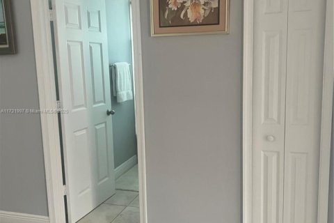 Villa ou maison à vendre à St. Lucie, Floride: 3 chambres, 205.31 m2 № 1870073 - photo 15