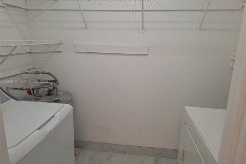 Copropriété à louer à Miami, Floride: 3 chambres, 88.44 m2 № 2065169 - photo 5