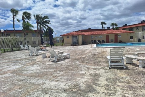 Copropriété à louer à Miami, Floride: 3 chambres, 88.44 m2 № 2065169 - photo 13