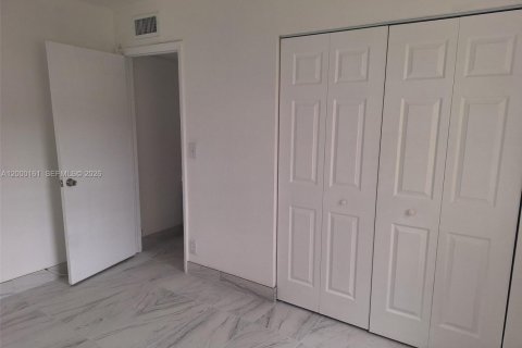 Copropriété à louer à Miami, Floride: 3 chambres, 88.44 m2 № 2065169 - photo 9