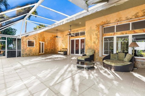 Купить виллу или дом в Делрей-Бич, Флорида 13 комнат, 180.88м2, № 2083900 - фото 2