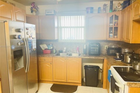 Villa ou maison à vendre à Miami Gardens, Floride: 3 chambres, 114.46 m2 № 1977215 - photo 4