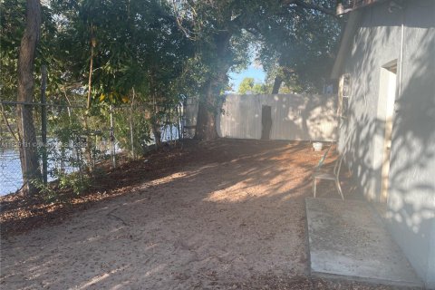 Villa ou maison à vendre à Miami Gardens, Floride: 3 chambres, 114.46 m2 № 1977215 - photo 13