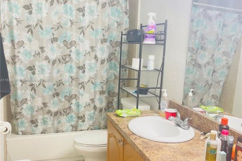 Villa ou maison à vendre à Miami Gardens, Floride: 3 chambres, 114.46 m2 № 1977215 - photo 6