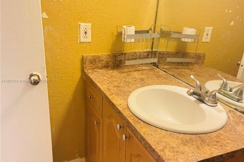 Villa ou maison à vendre à Miami Gardens, Floride: 3 chambres, 114.46 m2 № 1977215 - photo 11