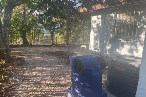 Villa ou maison à vendre à Miami Gardens, Floride: 3 chambres, 114.46 m2 № 1977215 - photo 12