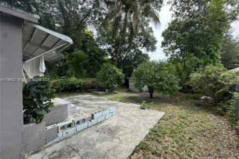 House in Miami, Florida 2 bedrooms, 105.44 sq.m. № 1862475 - photo 6