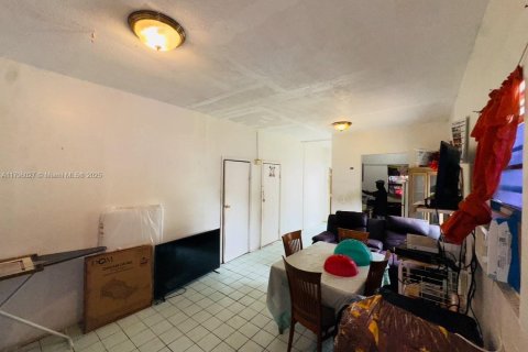 House in Miami, Florida 2 bedrooms, 105.44 sq.m. № 1862475 - photo 12