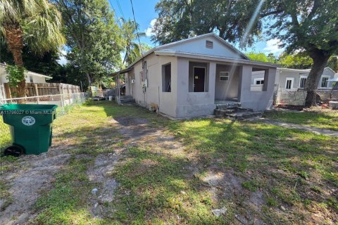 House in Miami, Florida 3 bedrooms, 105.44 sq.m. № 1862475 - photo 25