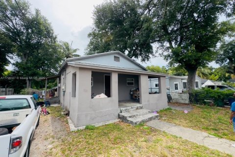 House in Miami, Florida 2 bedrooms, 105.44 sq.m. № 1862475 - photo 3
