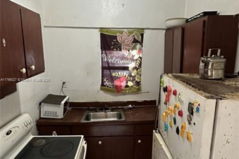 House in Miami, Florida 2 bedrooms, 105.44 sq.m. № 1862475 - photo 15