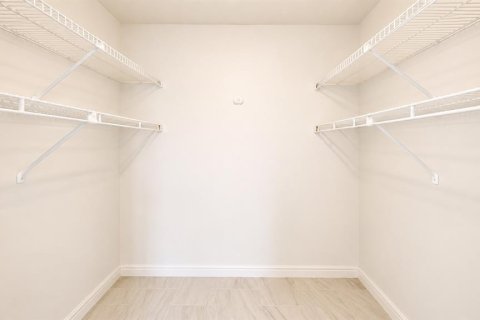 Condo in Altamonte Springs, Florida, 1 bedroom № 2219279 - photo 12