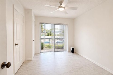 Condo in Altamonte Springs, Florida, 1 bedroom № 2219279 - photo 8