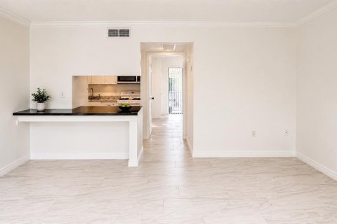 Condo in Altamonte Springs, Florida, 1 bedroom № 2219279 - photo 4