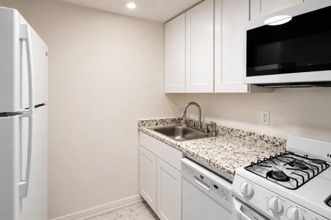 Condo in Altamonte Springs, Florida, 1 bedroom № 2219279 - photo 7